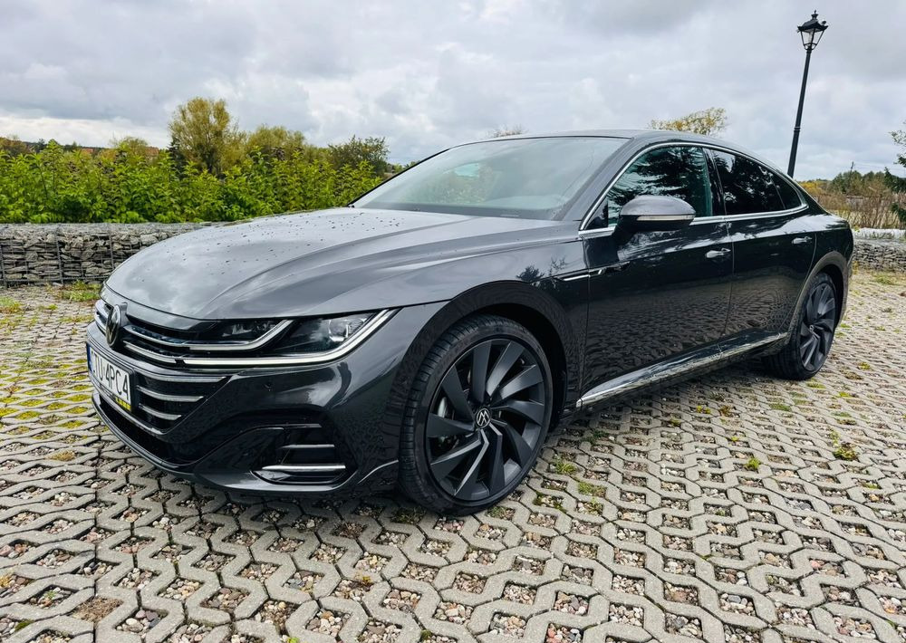 Volkswagen Arteon 2.0 TDI SCR DSG R-Line - Kupé: 1 kép. Volkswagen Arteon 2.0 TDI SCR DSG R-Line - Kupé: 1 kép.