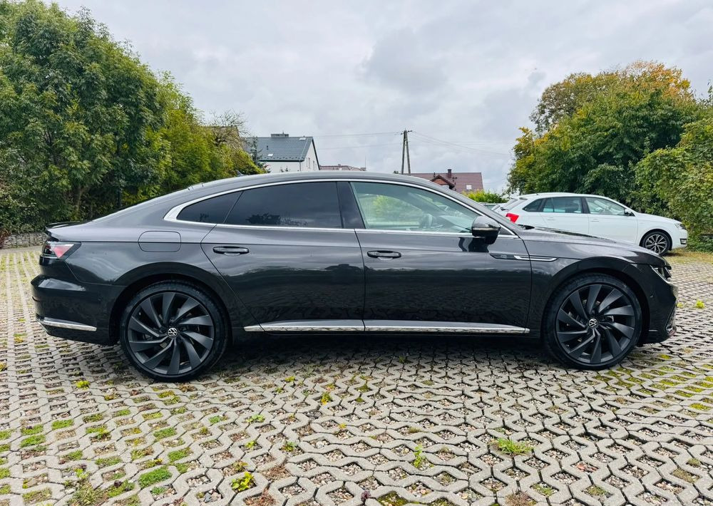 Volkswagen Arteon 2.0 TDI SCR DSG R-Line - Kupé: 4 kép. Volkswagen Arteon 2.0 TDI SCR DSG R-Line - Kupé: 4 kép.