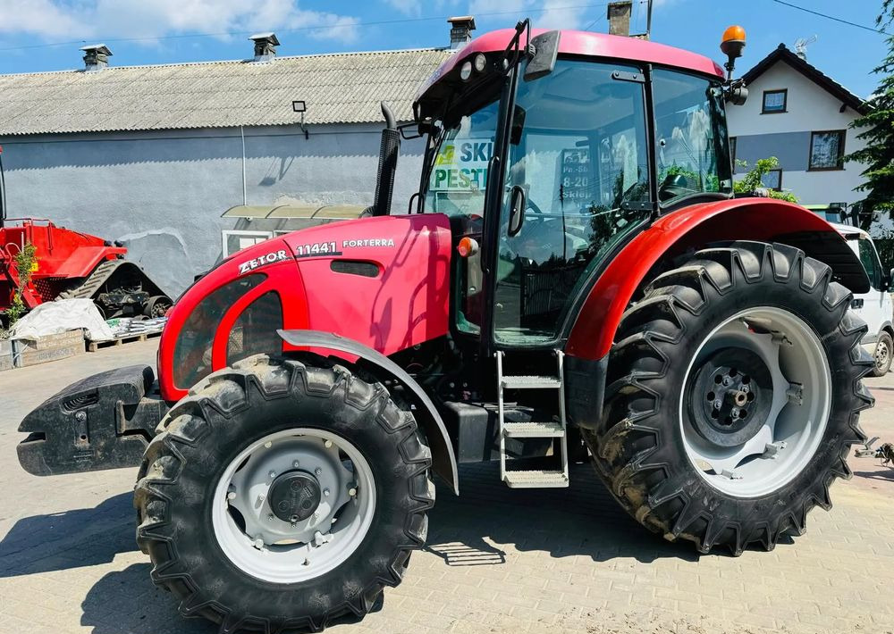 Zetor FORTERRA 11441 - Traktor: 2 kép. Zetor FORTERRA 11441 - Traktor: 2 kép.