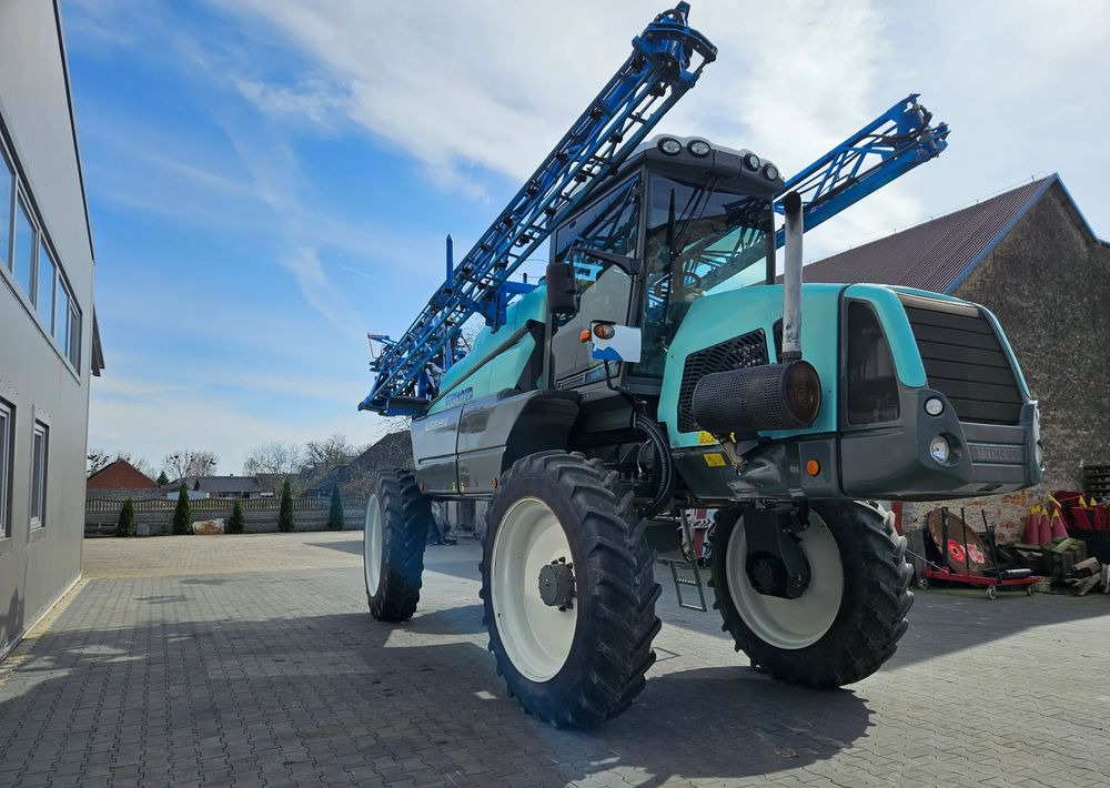 Berthoud Raptor 4200 D.P. TRONIC - Permetezők: 2 kép. Berthoud Raptor 4200 D.P. TRONIC - Permetezők: 2 kép.