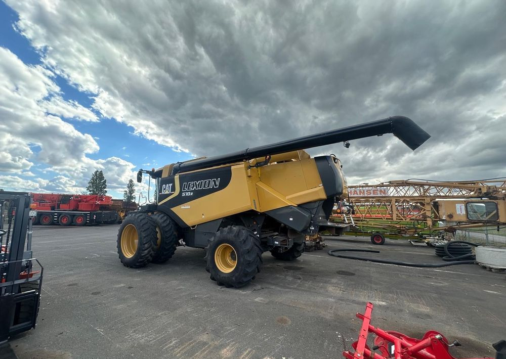 Kombájn Claas Cat Lexion 570: 6 kép. Kombájn Claas Cat Lexion 570: 6 kép.