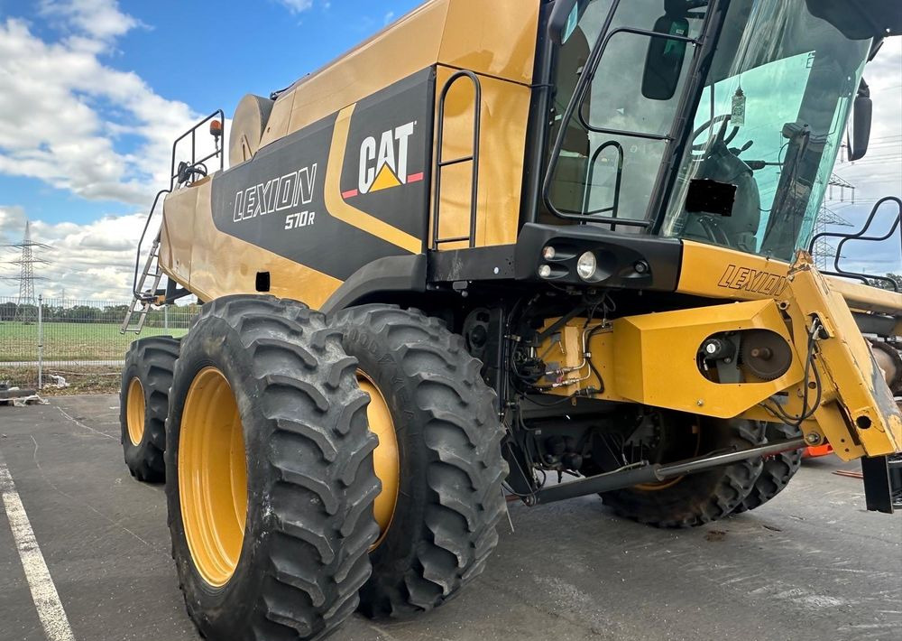 Kombájn Claas Cat Lexion 570: 7 kép. Kombájn Claas Cat Lexion 570: 7 kép.