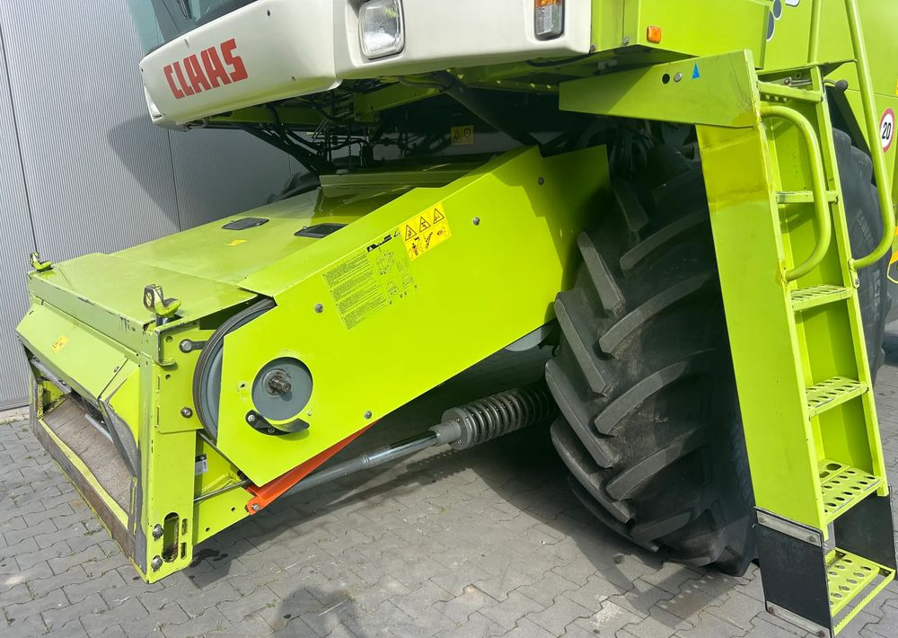 Claas Mega 360 - Kombájn: 3 kép. Claas Mega 360 - Kombájn: 3 kép.