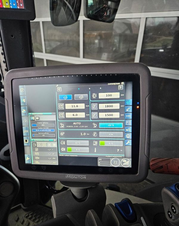 Deutz-Fahr Agrotron Warrior 7250TTV - Traktor: 5 kép. Deutz-Fahr Agrotron Warrior 7250TTV - Traktor: 5 kép.