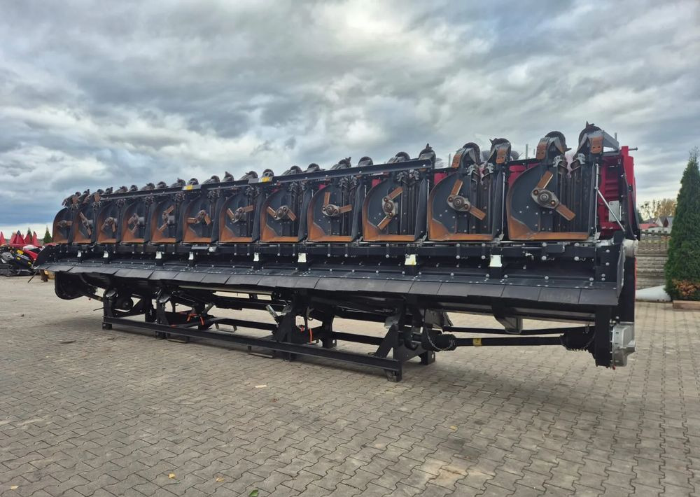 Geringhoff Mais Star Horizon 1200B - Egyéb gépek: 5 kép. Geringhoff Mais Star Horizon 1200B - Egyéb gépek: 5 kép.