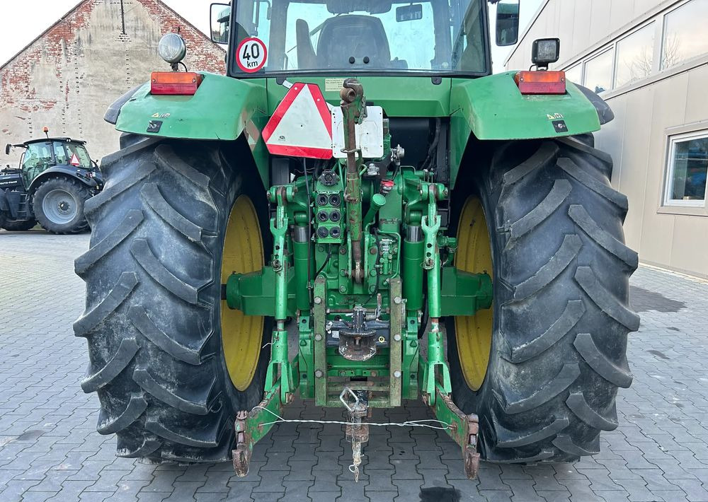 John Deere 7610 - Traktor: 3 kép. John Deere 7610 - Traktor: 3 kép.