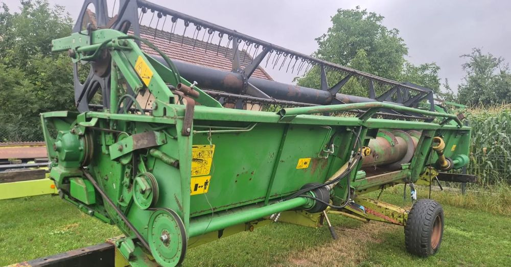 John Deere 922 - Kombájn adapter: 2 kép. John Deere 922 - Kombájn adapter: 2 kép.