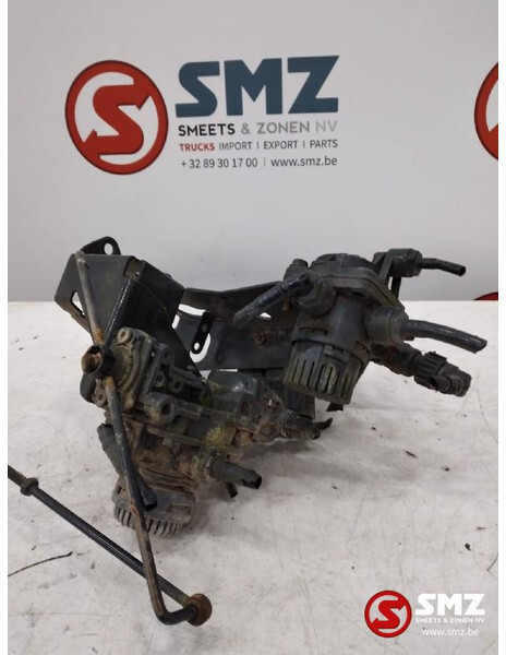 Mercedes-Benz Occ remkrachtregelaar + ABS magneetventiel vooras - Alkatrész - Teherautó: 2 kép. Mercedes-Benz Occ remkrachtregelaar + ABS magneetventiel vooras - Alkatrész - Teherautó: 2 kép.