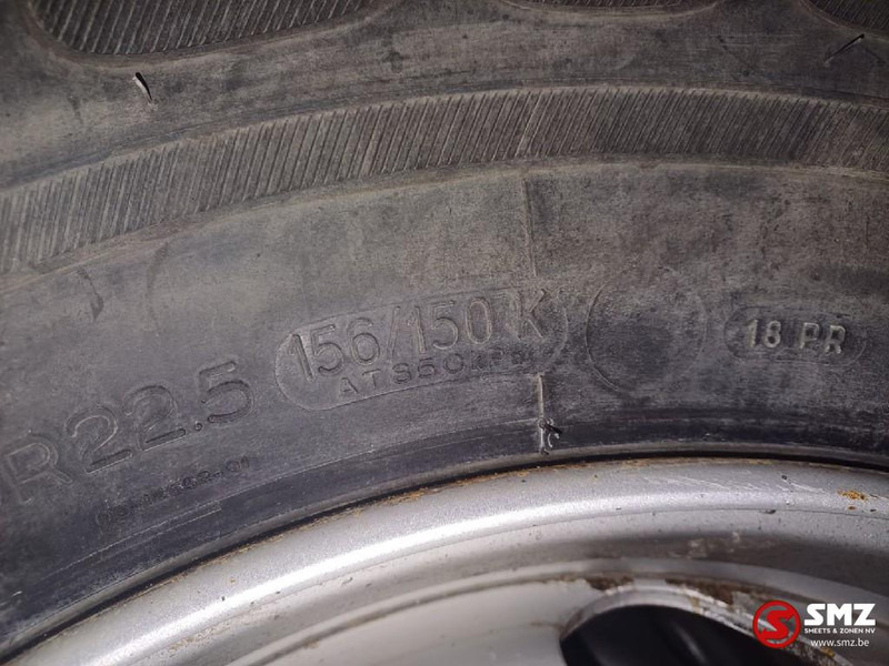 BFG Occ vrachtwagenband 315/80R22.5 156/150K BF Goodri - Gumiabroncs - Teherautó: 4 kép. BFG Occ vrachtwagenband 315/80R22.5 156/150K BF Goodri - Gumiabroncs - Teherautó: 4 kép.