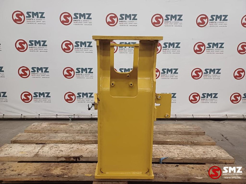 Caterpillar Mounting main valve control Caterpillar - Keret/ Alváz - Teherautó: 3 kép. Caterpillar Mounting main valve control Caterpillar - Keret/ Alváz - Teherautó: 3 kép.