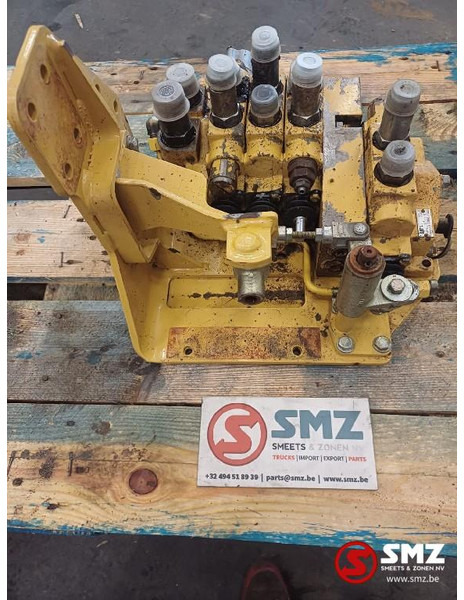 Caterpillar Occ hydraulische kleppengroep D6M Caterpillar - Hidraulika: 3 kép. Caterpillar Occ hydraulische kleppengroep D6M Caterpillar - Hidraulika: 3 kép.