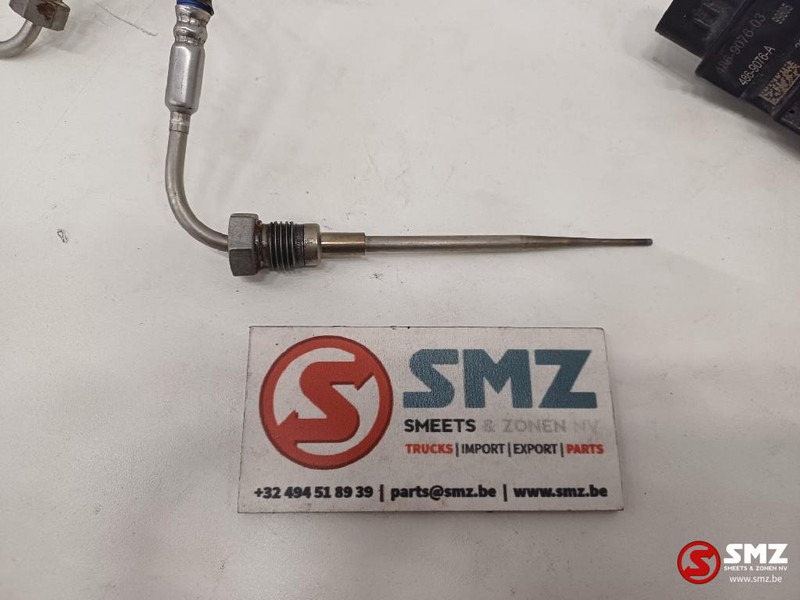 Caterpillar Sensor Temperaure Caterpillar - Érzékelő - Anyagmozgató gép: 3 kép. Caterpillar Sensor Temperaure Caterpillar - Érzékelő - Anyagmozgató gép: 3 kép.