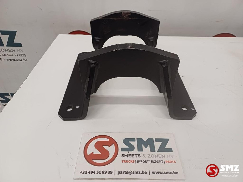 Caterpillar Track guide guard Caterpillar - Keret/ Alváz - Anyagmozgató gép: 2 kép. Caterpillar Track guide guard Caterpillar - Keret/ Alváz - Anyagmozgató gép: 2 kép.