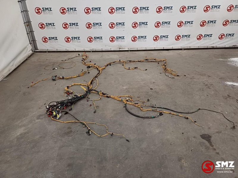 Caterpillar Wiring Harnesses Chassis / Engine / Lightning Cate - Kábel/ Kábelkorbácso - Anyagmozgató gép: 1 kép. Caterpillar Wiring Harnesses Chassis / Engine / Lightning Cate - Kábel/ Kábelkorbácso - Anyagmozgató gép: 1 kép.