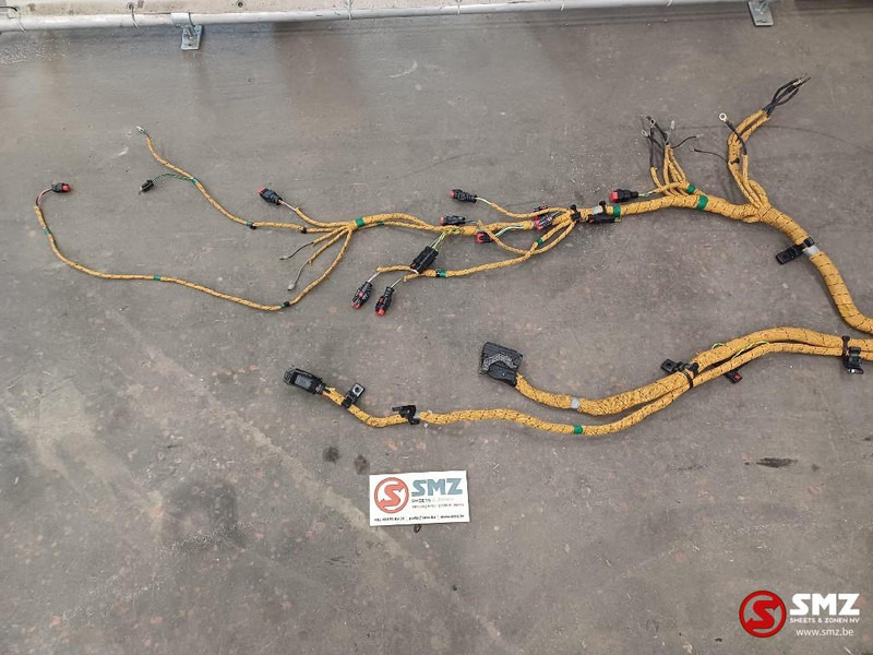 Caterpillar Wiring harness chassis Caterpillar - Kábel/ Kábelkorbácso - Anyagmozgató gép: 2 kép. Caterpillar Wiring harness chassis Caterpillar - Kábel/ Kábelkorbácso - Anyagmozgató gép: 2 kép.