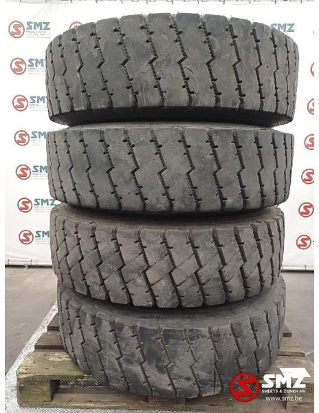 Continental Occ vrachtwagenband 315/80R22.5 156/150K Continent - Gumiabroncs - Teherautó: 1 kép. Continental Occ vrachtwagenband 315/80R22.5 156/150K Continent - Gumiabroncs - Teherautó: 1 kép.