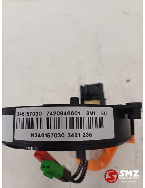 DAF Klokveer stuurwiel daf - Elektromos rendszer - Teherautó: 3 kép. DAF Klokveer stuurwiel daf - Elektromos rendszer - Teherautó: 3 kép.