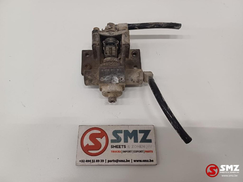 DAF Occ AdBluedoseermodule DAF - Üzemanyagrendszer - Teherautó: 1 kép. DAF Occ AdBluedoseermodule DAF - Üzemanyagrendszer - Teherautó: 1 kép.