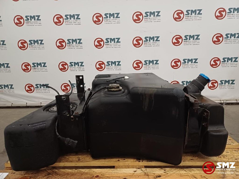DAF Occ AdBluetank 100L Euro5 DAF - Üzemanyagrendszer - Teherautó: 1 kép. DAF Occ AdBluetank 100L Euro5 DAF - Üzemanyagrendszer - Teherautó: 1 kép.