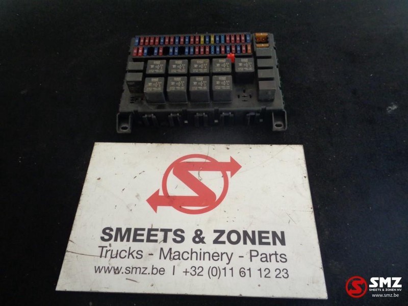 DAF Occ Zekeringskast daf 1795419 - Biztosíték - Teherautó: 1 kép. DAF Occ Zekeringskast daf 1795419 - Biztosíték - Teherautó: 1 kép.