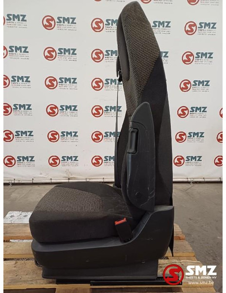 DAF Occ bijrijdersstoel DAF - Fülke és belső tér - Teherautó: 4 kép. DAF Occ bijrijdersstoel DAF - Fülke és belső tér - Teherautó: 4 kép.