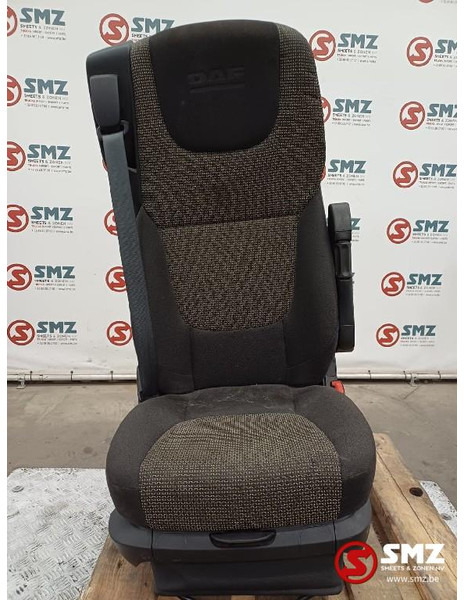 DAF Occ bijrijdersstoel DAF - Fülke és belső tér - Teherautó: 1 kép. DAF Occ bijrijdersstoel DAF - Fülke és belső tér - Teherautó: 1 kép.