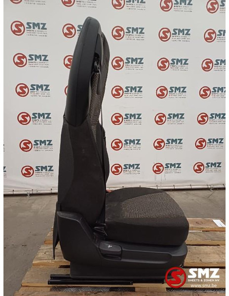 DAF Occ bijrijdersstoel DAF - Fülke és belső tér - Teherautó: 3 kép. DAF Occ bijrijdersstoel DAF - Fülke és belső tér - Teherautó: 3 kép.