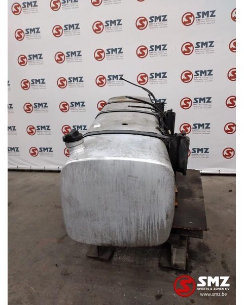 DAF Occ brandstoftank 850L Daf XF 105 Euro 5 1673120 - Üzemanyag tartály - Teherautó: 3 kép. DAF Occ brandstoftank 850L Daf XF 105 Euro 5 1673120 - Üzemanyag tartály - Teherautó: 3 kép.