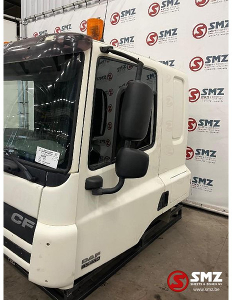 DAF Occ cabine compleet DAF - Fülke és belső tér - Teherautó: 4 kép. DAF Occ cabine compleet DAF - Fülke és belső tér - Teherautó: 4 kép.