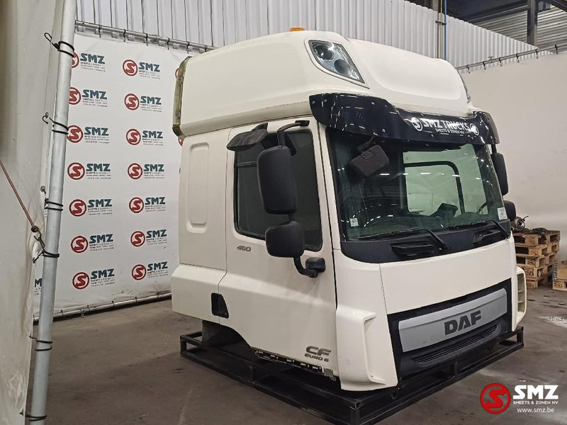 DAF Occ cabine compleet DAF - Fülke és belső tér - Teherautó: 5 kép. DAF Occ cabine compleet DAF - Fülke és belső tér - Teherautó: 5 kép.