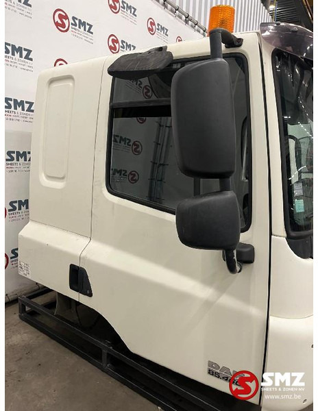 DAF Occ cabine compleet DAF - Fülke és belső tér - Teherautó: 3 kép. DAF Occ cabine compleet DAF - Fülke és belső tér - Teherautó: 3 kép.