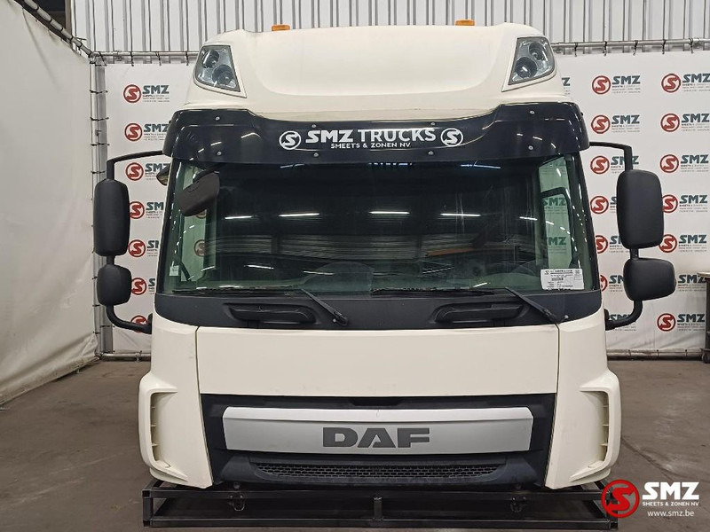 DAF Occ cabine compleet DAF - Fülke és belső tér - Teherautó: 1 kép. DAF Occ cabine compleet DAF - Fülke és belső tér - Teherautó: 1 kép.