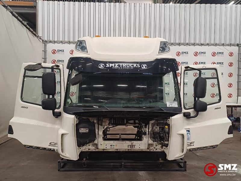 DAF Occ cabine compleet DAF - Fülke és belső tér - Teherautó: 3 kép. DAF Occ cabine compleet DAF - Fülke és belső tér - Teherautó: 3 kép.