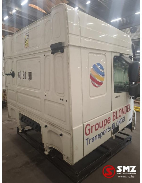 DAF Occ cabine compleet DAF - Fülke és belső tér - Teherautó: 4 kép. DAF Occ cabine compleet DAF - Fülke és belső tér - Teherautó: 4 kép.