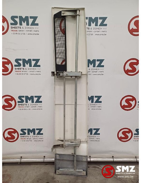 DAF Occ cabinespoiler rechts DAF - Légterelő - Teherautó: 2 kép. DAF Occ cabinespoiler rechts DAF - Légterelő - Teherautó: 2 kép.