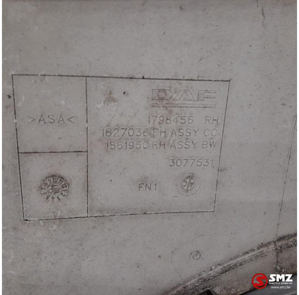 DAF Occ koplampkap rechts DAF - Fényszóró - Teherautó: 3 kép. DAF Occ koplampkap rechts DAF - Fényszóró - Teherautó: 3 kép.