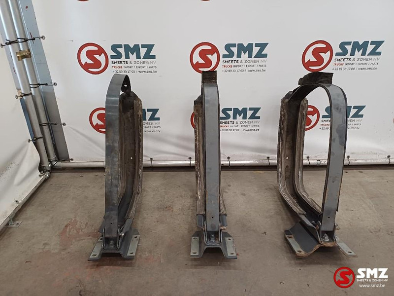 DAF Occ set van 3 brandstoftanksteunen DAF - Üzemanyag tartály - Teherautó: 3 kép. DAF Occ set van 3 brandstoftanksteunen DAF - Üzemanyag tartály - Teherautó: 3 kép.