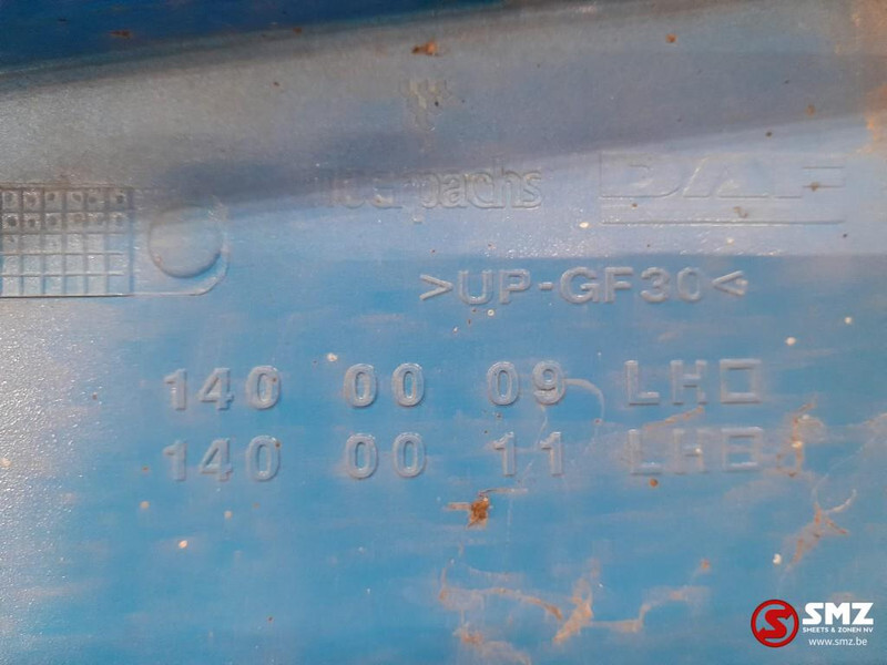 DAF Occ windgeleider links DAF - Fülke és belső tér - Teherautó: 4 kép. DAF Occ windgeleider links DAF - Fülke és belső tér - Teherautó: 4 kép.