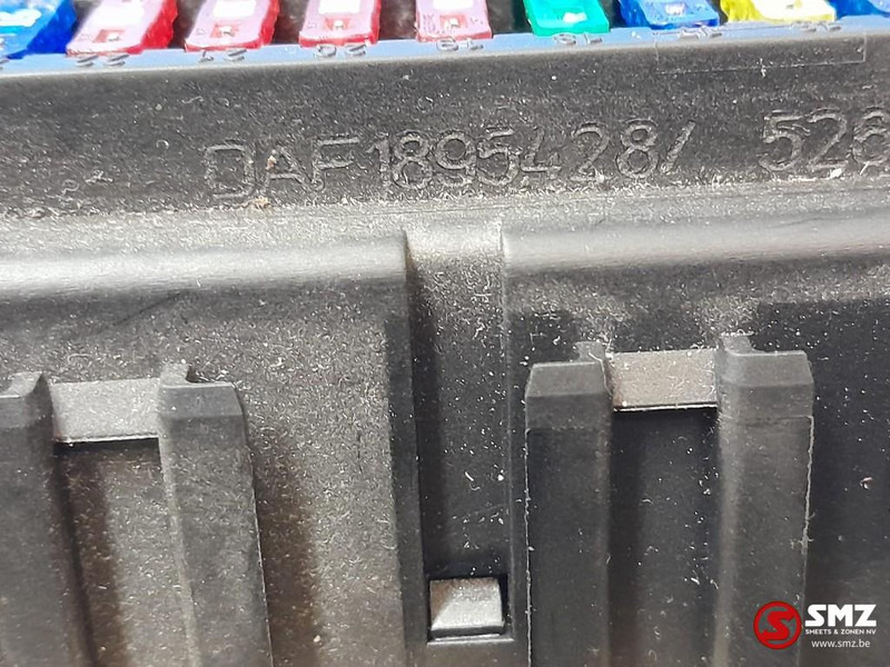 DAF Occ zekeringskast DAF - Elektromos rendszer - Teherautó: 3 kép. DAF Occ zekeringskast DAF - Elektromos rendszer - Teherautó: 3 kép.