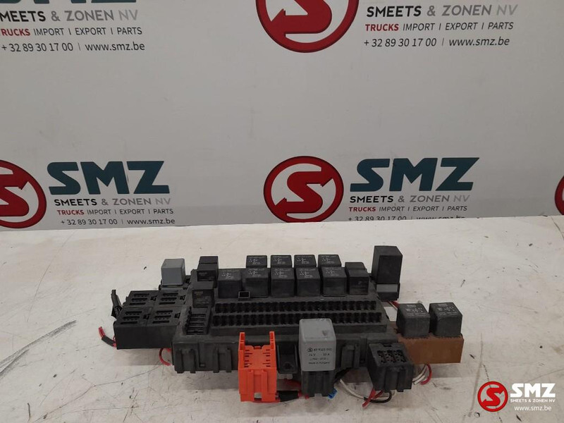 DAF Occ zekeringskast DAF - Elektromos rendszer - Teherautó: 3 kép. DAF Occ zekeringskast DAF - Elektromos rendszer - Teherautó: 3 kép.