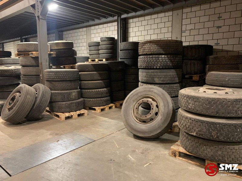 Diversen Occ Band vrachtwagen export zonder velg - Gumiabroncs - Teherautó: 1 kép. Diversen Occ Band vrachtwagen export zonder velg - Gumiabroncs - Teherautó: 1 kép.
