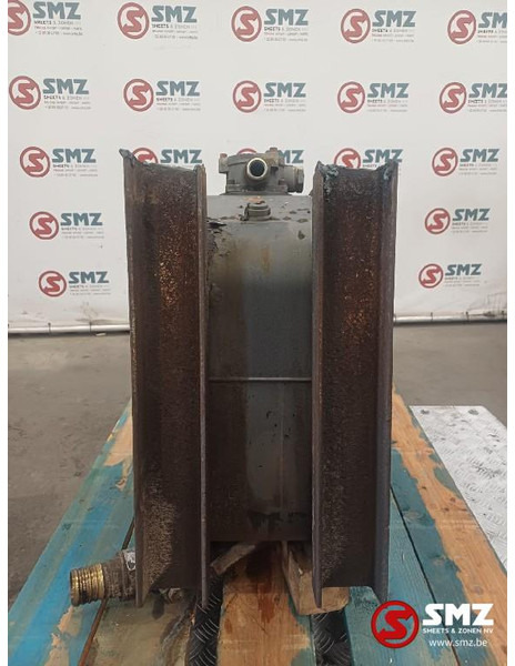 Diversen Occ hydraulische tank 100L - Hidraulikus tartály - Teherautó: 4 kép. Diversen Occ hydraulische tank 100L - Hidraulikus tartály - Teherautó: 4 kép.