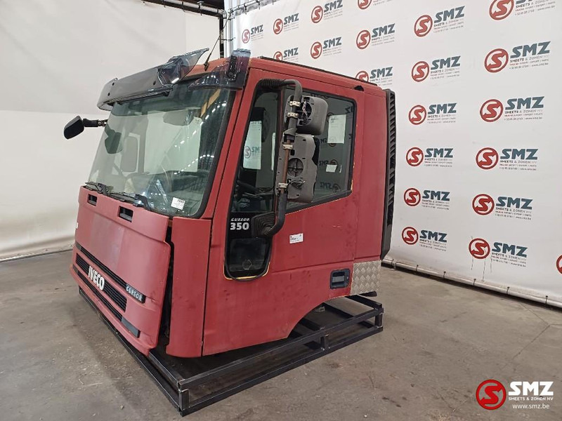 Iveco Occ Cabine Iveco Trakker - Fülke és belső tér - Teherautó: 3 kép. Iveco Occ Cabine Iveco Trakker - Fülke és belső tér - Teherautó: 3 kép.