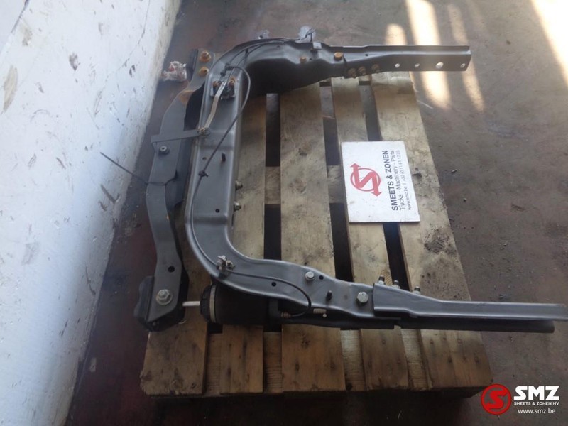 Iveco Occ cabineophanging stralis + schokdemper - Fülke felfüggesztés - Teherautó: 2 kép. Iveco Occ cabineophanging stralis + schokdemper - Fülke felfüggesztés - Teherautó: 2 kép.