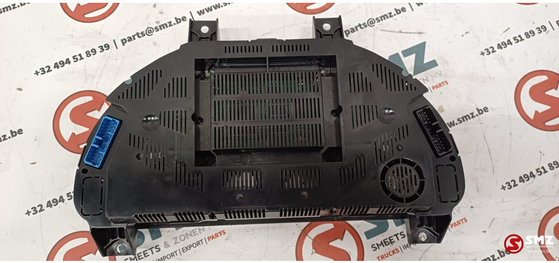 Iveco Occ instrumentenpaneel Iveco - Műszerfal - Teherautó: 2 kép. Iveco Occ instrumentenpaneel Iveco - Műszerfal - Teherautó: 2 kép.