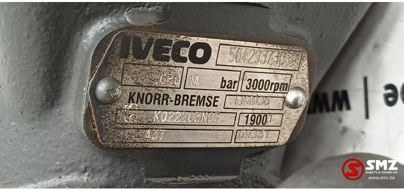 Iveco Occ luchtcompressor + stuuurbekrachtigingspomp F3A - Motor és alkatrészek - Teherautó: 5 kép. Iveco Occ luchtcompressor + stuuurbekrachtigingspomp F3A - Motor és alkatrészek - Teherautó: 5 kép.