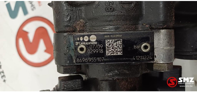 Iveco Occ luchtcompressor + stuuurbekrachtigingspomp F3A - Motor és alkatrészek - Teherautó: 4 kép. Iveco Occ luchtcompressor + stuuurbekrachtigingspomp F3A - Motor és alkatrészek - Teherautó: 4 kép.