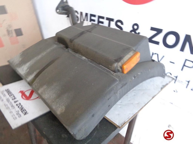 Iveco Occ spatbord achter rechts - Sárvédő - Teherautó: 2 kép. Iveco Occ spatbord achter rechts - Sárvédő - Teherautó: 2 kép.