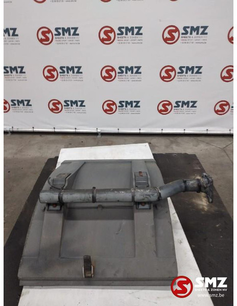 Iveco Occ spatbord links Iveco 41016379 - Karosszéria és külső - Teherautó: 2 kép. Iveco Occ spatbord links Iveco 41016379 - Karosszéria és külső - Teherautó: 2 kép.