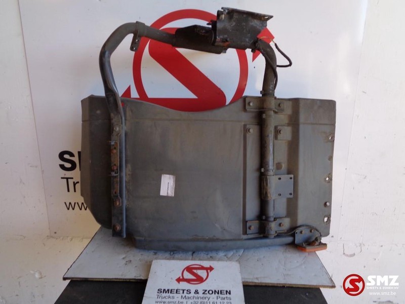 Iveco Occ spatbord links voor - Sárvédő - Teherautó: 1 kép. Iveco Occ spatbord links voor - Sárvédő - Teherautó: 1 kép.